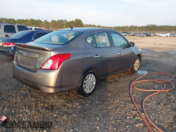 ✅ 2016 Nissan Versa S • VIN: 3N1CN7AP6GL817282 • Lot: 43997314. Wystawiony na IAAI z przebiegiem 126 314 mil. Bezpłatny archiwum sprzedaży aukcyjnych z USA i szczegółowy raport historii pojazdu na DreamBid. Zdjęcie 4.
