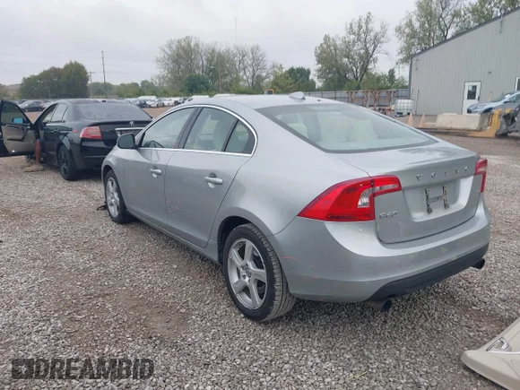 ✅ 2013 Volvo S60 T5 Premier • VIN: YV1612FS3D2187363 • Lot: 43313035. Listed on IAAI with 167,945 mi. Free auction sales archive from the USA and detailed vehicle history report at DreamBid. Image 3.