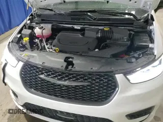 ✅ 2026 Chrysler Pacifica Limited • VIN: 2C4RC1GG4TR162280 • Lot: 87413145. Listed on Copart with 7,046 mi. Free auction sales archive from the USA and detailed vehicle history report at DreamBid. Image 14.