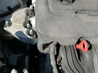 ✅ 2017 Kia Sorento LX • VIN: 5XYPGDA3XHG298671 • Lot: 81909095. Wystawiony na Copart z przebiegiem 86 544 mil. Bezpłatny archiwum sprzedaży aukcyjnych z USA i szczegółowy raport historii pojazdu na DreamBid. Zdjęcie 13.