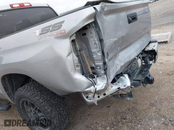 ✅ 2017 Toyota Tundra SR5 • VIN: 5TFDW5F17HX611000 • Lot: 43791677. Wystawiony na IAAI z przebiegiem 164 815 mil. Bezpłatny archiwum sprzedaży aukcyjnych z USA i szczegółowy raport historii pojazdu na DreamBid. Zdjęcie 6.