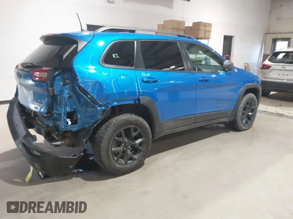 ✅ 2018 Jeep Cherokee Trailhawk • VIN: 1C4PJMBX1JD581631 • Лот: 44296954. Опубліковано раніше на IAAI з пробігом 74 476 миль. Безкоштовний доступ до архіву аукціонних продажів зі США та докладний звіт про історію автомобіля на DreamBid. Зображення 4.
