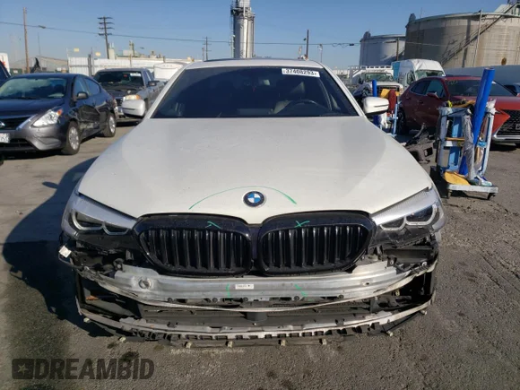 ✅ 2017 BMW 5 Series 530i • VIN: WBAJA5C37HG894129 • Lot: 37408293. Wystawiony na Copart z przebiegiem 62 542 mil. Bezpłatny archiwum sprzedaży aukcyjnych z USA i szczegółowy raport historii pojazdu na DreamBid. Zdjęcie 5.