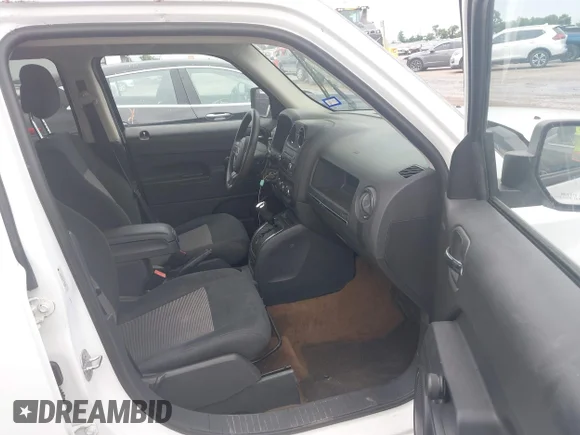 ✅ 2014 Jeep Patriot Sport • VIN: 1C4NJPBA2ED925381 • Лот: 45414966. Опубликован ранее на IAAI с пробегом 166 277 миль. Бесплатный доступ к архиву аукционных продаж из США и подробный отчёт об истории автомобиля на DreamBid. Изображение 5.