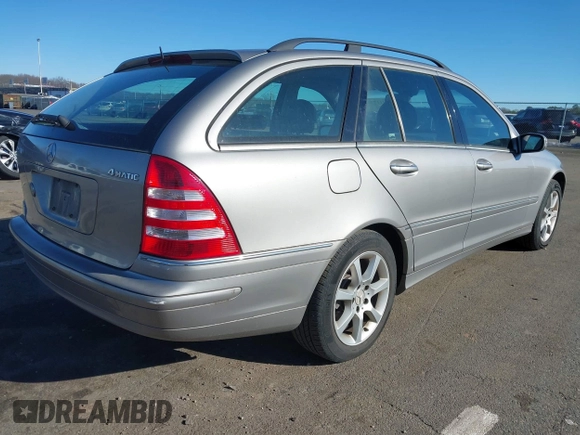✅ 2005 Mercedes-Benz C 240 • VIN: WDBRH81J45F600478 • Lot: 44117731. Wystawiony na IAAI z przebiegiem 205 022 mil. Bezpłatny archiwum sprzedaży aukcyjnych z USA i szczegółowy raport historii pojazdu na DreamBid. Zdjęcie 4.