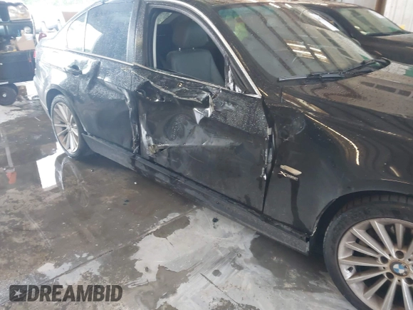 ✅ 2010 BMW 3 Series 335i xDrive • VIN: WBAPL3C54AA407455 • Lot: 44973398. Wystawiony na IAAI z przebiegiem 192 259 mil. Bezpłatny archiwum sprzedaży aukcyjnych z USA i szczegółowy raport historii pojazdu na DreamBid. Zdjęcie 6.
