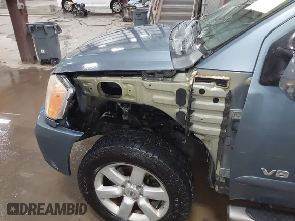 ✅ 2010 Nissan Titan XE • VIN: 1N6AA0EC7AN317165 • Lot: 43991713. Wystawiony na IAAI z przebiegiem 131 502 mil. Bezpłatny archiwum sprzedaży aukcyjnych z USA i szczegółowy raport historii pojazdu na DreamBid. Zdjęcie 6.
