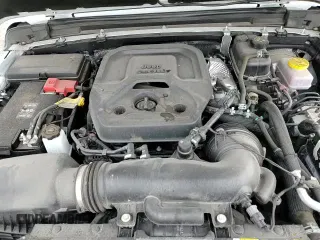 ✅ 2024 Jeep Wrangler Sahara • VIN: 1C4PJXEN8RW120731 • Lot: 43190675. Wystawiony na Copart z przebiegiem 17 836 mil. Bezpłatny archiwum sprzedaży aukcyjnych z USA i szczegółowy raport historii pojazdu na DreamBid. Zdjęcie 15.