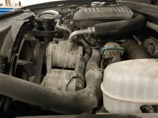 2007 Chevrolet Silverado 2500HD LTZ z VIN 1GCHK29617E595261, wystawiony jako IAAI lot #42846735 z przebiegiem 257 925 mil mil oraz . Historia ofert i sprzedaży dostępna na DreamBid. Obrazek 24.