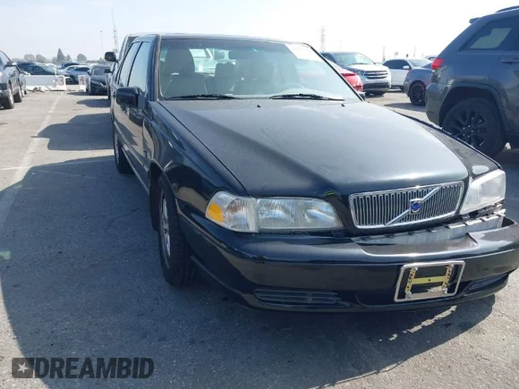 ✅ 2000 Volvo S70 • VIN: YV1LS56D1Y2662615 • Лот: 41622599. Опубліковано раніше на IAAI з пробігом 269 328 миль. Безкоштовний доступ до архіву аукціонних продажів зі США та докладний звіт про історію автомобіля на DreamBid. Зображення 1.