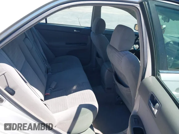 ✅ 2005 Toyota Camry XLE • VIN: 4T1BF32K55U608020 • Lot: 45089812. Wystawiony na IAAI z przebiegiem 179 719 mil. Bezpłatny archiwum sprzedaży aukcyjnych z USA i szczegółowy raport historii pojazdu na DreamBid. Zdjęcie 8.