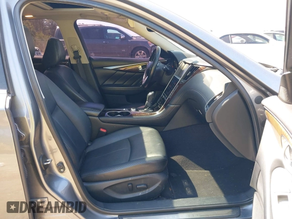 ✅ 2019 Infiniti Q50 Luxe • VIN: JN1EV7AR1KM558421 • Lot: 44659052. Wystawiony na IAAI z przebiegiem 123 349 mil. Bezpłatny archiwum sprzedaży aukcyjnych z USA i szczegółowy raport historii pojazdu na DreamBid. Zdjęcie 5.