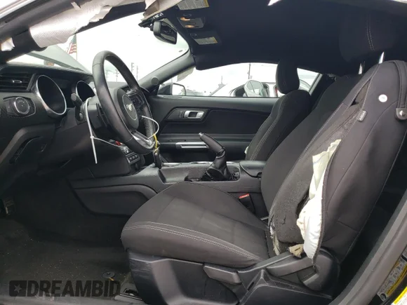 ✅ 2018 Ford Mustang EcoBoost • VIN: 1FA6P8TH6J5163557 • Lot: 45224753. Wystawiony na Copart z przebiegiem 50 533 mil. Bezpłatny archiwum sprzedaży aukcyjnych z USA i szczegółowy raport historii pojazdu na DreamBid. Zdjęcie 7.