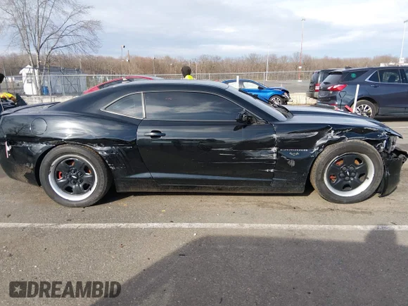 ✅ 2013 Chevrolet Camaro LS • VIN: 2G1FA1E37D9115621 • Лот: 44604864. Опубліковано раніше на IAAI з пробігом 125 564 миль. Безкоштовний доступ до архіву аукціонних продажів зі США та докладний звіт про історію автомобіля на DreamBid. Зображення 6.