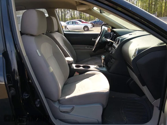 ✅ 2010 Nissan Rogue S • VIN: JN8AS5MV8AW609731 • Lot: 44888271. Wystawiony na IAAI z przebiegiem 224 354 mil. Bezpłatny archiwum sprzedaży aukcyjnych z USA i szczegółowy raport historii pojazdu na DreamBid. Zdjęcie 5.