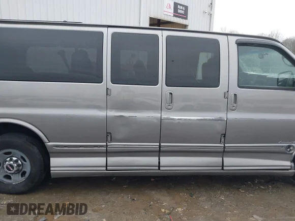 ✅ 2007 GMC Savana • VIN: 1GDGG29U271144306 • Лот: 44218004. Опубліковано раніше на IAAI з пробігом 234 561 миль. Безкоштовний доступ до архіву аукціонних продажів зі США та докладний звіт про історію автомобіля на DreamBid. Зображення 6.