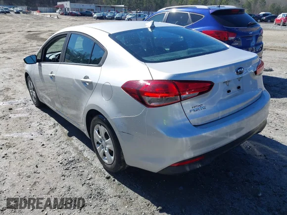 ✅ 2017 Kia Forte LX • VIN: 3KPFK4A73HE092943 • Лот: 44384997. Опубліковано раніше на IAAI з пробігом 86 168 миль. Безкоштовний доступ до архіву аукціонних продажів зі США та докладний звіт про історію автомобіля на DreamBid. Зображення 3.