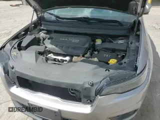 ✅ 2019 Jeep Cherokee Latitude Plus • VIN: 1C4PJMLB2KD181257 • Lot: 68621945. Wystawiony na Copart z przebiegiem 99 981 mil. Bezpłatny archiwum sprzedaży aukcyjnych z USA i szczegółowy raport historii pojazdu na DreamBid. Zdjęcie 16.