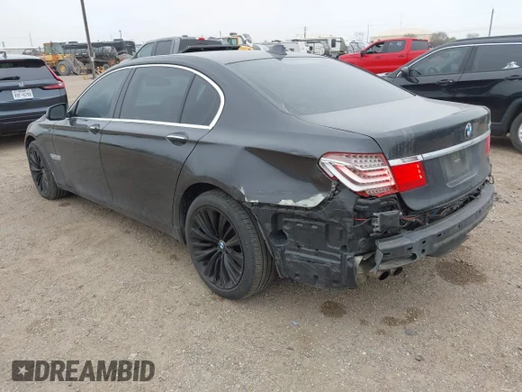 ✅ 2012 BMW 7 Series 750Li • VIN: WBAKB8C55CC963002 • Лот: 44195000. Опубліковано раніше на IAAI з пробігом 118 086 миль. Безкоштовний доступ до архіву аукціонних продажів зі США та докладний звіт про історію автомобіля на DreamBid. Зображення 3.