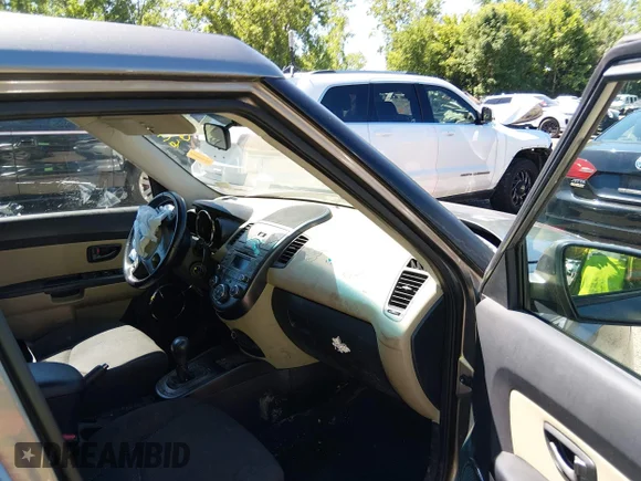 ✅ 2011 Kia Soul + • VIN: KNDJT2A23B7281552 • Лот: 45432563. Опубликован ранее на IAAI с пробегом 166 969 миль. Бесплатный доступ к архиву аукционных продаж из США и подробный отчёт об истории автомобиля на DreamBid. Изображение 5.