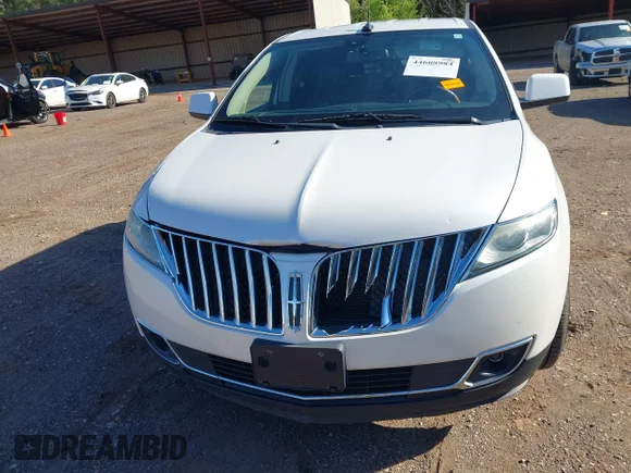 ✅ 2011 Lincoln MKX • VIN: 2LMDJ8JK6BBJ17094 • Lot: 44608984. Wystawiony na IAAI z przebiegiem 92 050 mil. Bezpłatny archiwum sprzedaży aukcyjnych z USA i szczegółowy raport historii pojazdu na DreamBid. Zdjęcie 6.