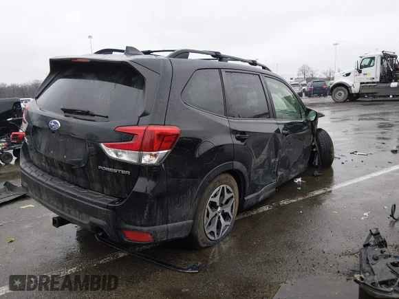 ✅ 2020 Subaru Forester Premium • VIN: JF2SKAJC3LH495528 • Lot: 44547443. Listed on IAAI with 151,318 mi. Free auction sales archive from the USA and detailed vehicle history report at DreamBid. Image 4.