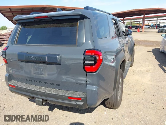 ✅ 2025 Toyota 4Runner SR5 • VIN: JTEVA5AR6S5004746 • Lot: 43161624. Wystawiony na IAAI z przebiegiem Nie podano. Bezpłatny archiwum sprzedaży aukcyjnych z USA i szczegółowy raport historii pojazdu na DreamBid. Zdjęcie 4.
