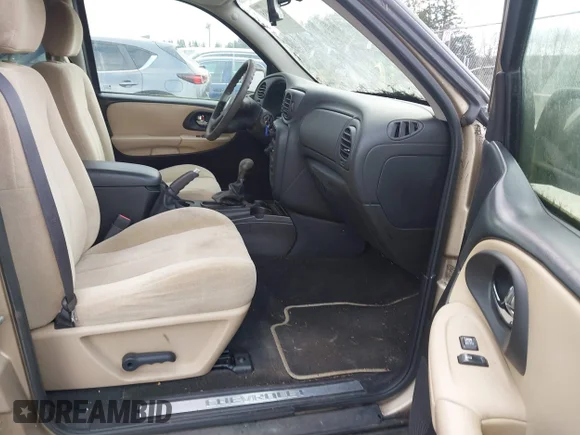 ✅ 2005 Chevrolet TrailBlazer LT • VIN: 1GNDT13SX52222138 • Lot: 44414035. Wystawiony na IAAI z przebiegiem 122 117 mil. Bezpłatny archiwum sprzedaży aukcyjnych z USA i szczegółowy raport historii pojazdu na DreamBid. Zdjęcie 5.
