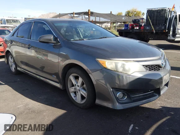✅ 2014 Toyota Camry XLE • VIN: 4T1BD1FK4EU127678 • Lot: 44281744. Wystawiony na IAAI z przebiegiem 215 929 mil. Bezpłatny archiwum sprzedaży aukcyjnych z USA i szczegółowy raport historii pojazdu na DreamBid. Zdjęcie 1.