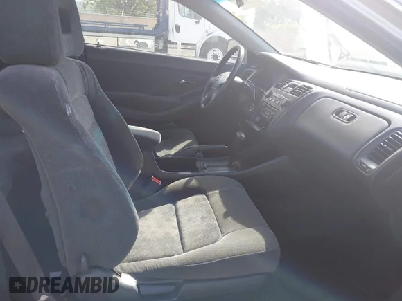 ✅ 2001 Honda Accord • VIN: 1HGCG32911A007865 • Lot: 42332178. Wystawiony na IAAI z przebiegiem 216 233 mil. Bezpłatny archiwum sprzedaży aukcyjnych z USA i szczegółowy raport historii pojazdu na DreamBid. Zdjęcie 5.