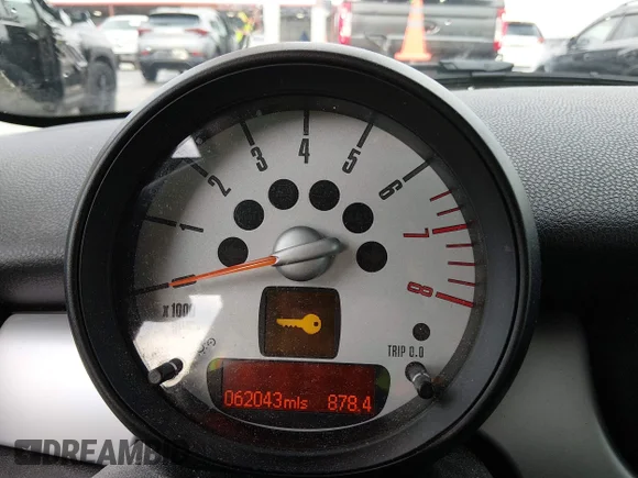 ✅ 2013 MINI Hardtop • VIN: WMWSU3C51DT677551 • Lot: 44782930. Wystawiony na IAAI z przebiegiem 62 043 mil. Bezpłatny archiwum sprzedaży aukcyjnych z USA i szczegółowy raport historii pojazdu na DreamBid. Zdjęcie 7.