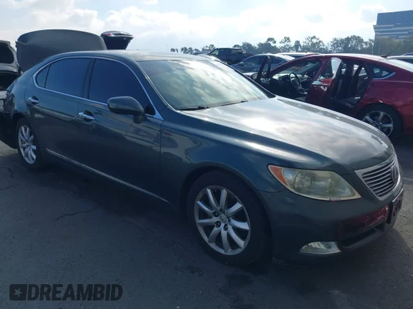 ✅ 2007 Lexus LS 460 L • VIN: JTHGL46F975018081 • Lot: 44162623. Wystawiony na IAAI z przebiegiem 159 264 mil. Bezpłatny archiwum sprzedaży aukcyjnych z USA i szczegółowy raport historii pojazdu na DreamBid. Zdjęcie 1.
