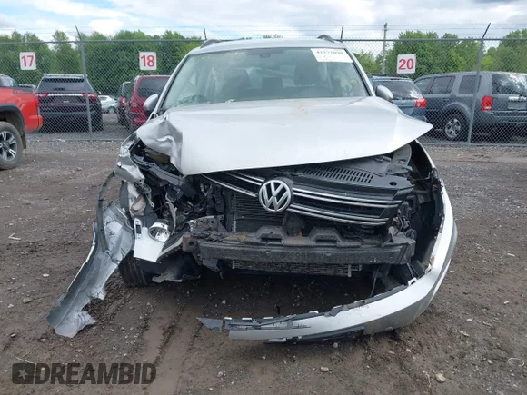 ✅ 2016 Volkswagen Tiguan S • VIN: WVGBV7AX6GW584857 • Lot: 42372090. Wystawiony na IAAI z przebiegiem 128 226 mil. Bezpłatny archiwum sprzedaży aukcyjnych z USA i szczegółowy raport historii pojazdu na DreamBid. Zdjęcie 6.