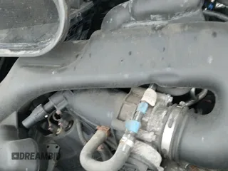 ✅ 2018 Ford Transit • VIN: 1FTYR2YM9JKA09684 • Lot: 41713012. Wystawiony na IAAI z przebiegiem 130 310 mil. Bezpłatny archiwum sprzedaży aukcyjnych z USA i szczegółowy raport historii pojazdu na DreamBid. Zdjęcie 18.