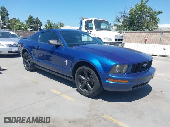 ✅ 2007 Ford Mustang Deluxe • VIN: 1ZVHT80N075320188 • Lot: 45071021. Listed on IAAI with 211,740 mi. Free auction sales archive from the USA and detailed vehicle history report at DreamBid. Image 1.