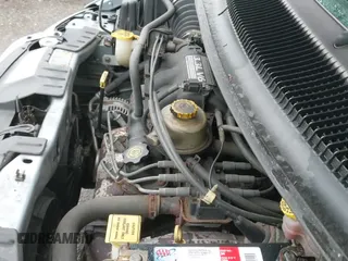 ✅ 2003 Dodge Caravan Sport • VIN: 2D4GP44333R251498 • Lot: 43648414. Wystawiony na IAAI z przebiegiem 106 996 mil. Bezpłatny archiwum sprzedaży aukcyjnych z USA i szczegółowy raport historii pojazdu na DreamBid. Zdjęcie 16.