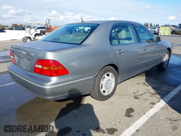 ✅ 2001 Lexus LS 430 • VIN: JTHBN30F410038427 • Lot: 43469917. Wystawiony na IAAI z przebiegiem 177 698 mil. Bezpłatny archiwum sprzedaży aukcyjnych z USA i szczegółowy raport historii pojazdu na DreamBid. Zdjęcie 4.