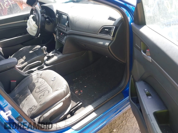 ✅ 2017 Hyundai Elantra SE • VIN: 5NPD84LF2HH121449 • Lot: 43119636. Wystawiony na IAAI z przebiegiem 92 048 mil. Bezpłatny archiwum sprzedaży aukcyjnych z USA i szczegółowy raport historii pojazdu na DreamBid. Zdjęcie 5.