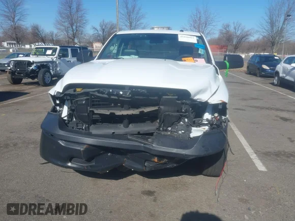 ✅ 2022 Ram 1500 Tradesman • VIN: 3C6JR6DG5NG441976 • Lot: 41690967. Wystawiony na IAAI z przebiegiem 34 003 mil. Bezpłatny archiwum sprzedaży aukcyjnych z USA i szczegółowy raport historii pojazdu na DreamBid. Zdjęcie 6.