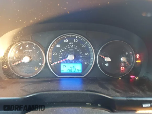 ✅ 2012 Hyundai Santa Fe SE • VIN: 5XYZH4AG8CG162444 • Lot: 44161960. Wystawiony na IAAI z przebiegiem 178 168 mil. Bezpłatny archiwum sprzedaży aukcyjnych z USA i szczegółowy raport historii pojazdu na DreamBid. Zdjęcie 7.