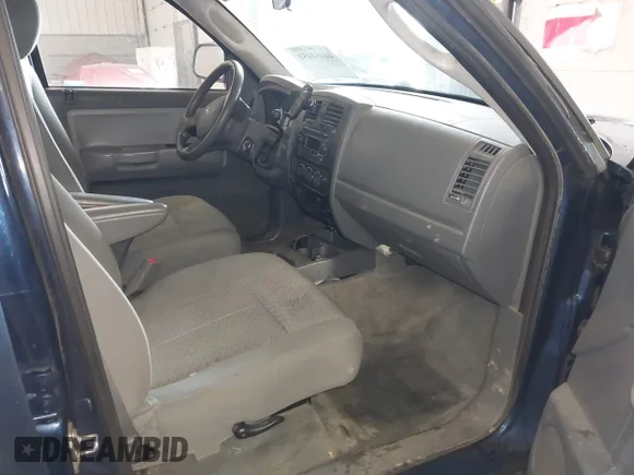 ✅ 2007 Dodge Dakota • VIN: 1D3HW28K97S200691 • Lot: 44464451. Wystawiony na IAAI z przebiegiem 166 871 mil. Bezpłatny archiwum sprzedaży aukcyjnych z USA i szczegółowy raport historii pojazdu na DreamBid. Zdjęcie 5.