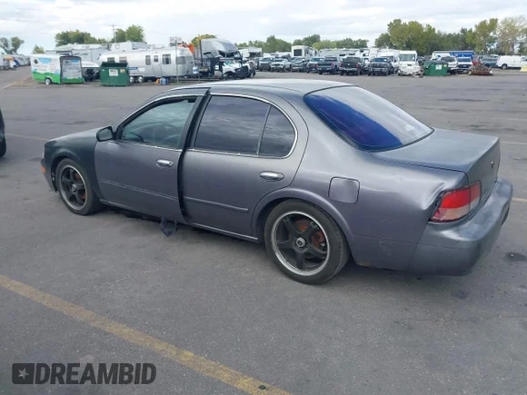 ✅ 1997 Nissan Maxima GXE • VIN: JN1CA21D0VT202773 • Lot: 43428432. Wystawiony na IAAI z przebiegiem 303 636 mil. Bezpłatny archiwum sprzedaży aukcyjnych z USA i szczegółowy raport historii pojazdu na DreamBid. Zdjęcie 3.