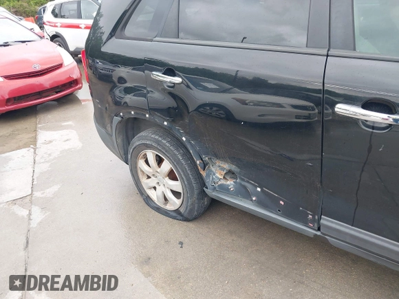 ✅ 2011 Kia Sorento LX • VIN: 5XYKT3A15BG105347 • Лот: 44922657. Опубликован ранее на IAAI с пробегом 233 236 миль. Бесплатный доступ к архиву аукционных продаж из США и подробный отчёт об истории автомобиля на DreamBid. Изображение 6.