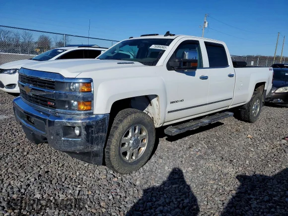 ✅ 2015 Chevrolet Silverado 3500HD LTZ • VIN: 1GC4K0E89FF583006 • Лот: 75086045. Опубліковано раніше на Copart з пробігом 235 447 миль. Безкоштовний доступ до архіву аукціонних продажів зі США та докладний звіт про історію автомобіля на DreamBid. Зображення 1.