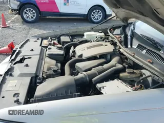 ✅ 2009 Lincoln Town Car Signature Limited • VIN: 2LNHM82V39X619538 • Lot: 43689688. Listed on IAAI with 196,708 mi. Free auction sales archive from the USA and detailed vehicle history report at DreamBid. Image 12.