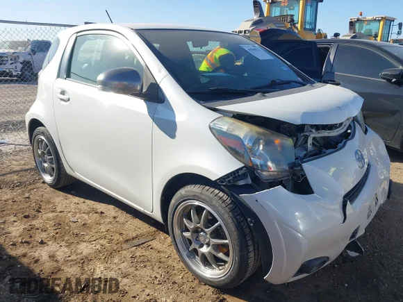 ✅ 2014 Scion iQ 10 Series • VIN: JTNJJXB08EJ030447 • Lot: 44466033. Wystawiony na IAAI z przebiegiem 90 397 mil. Bezpłatny archiwum sprzedaży aukcyjnych z USA i szczegółowy raport historii pojazdu na DreamBid. Zdjęcie 1.