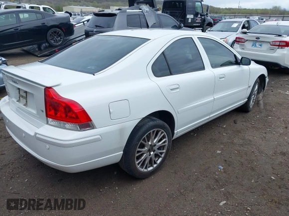 ✅ 2005 Volvo S60 • VIN: YV1RS547652444995 • Lot: 41912519. Wystawiony na IAAI z przebiegiem 182 493 mil. Bezpłatny archiwum sprzedaży aukcyjnych z USA i szczegółowy raport historii pojazdu na DreamBid. Zdjęcie 4.