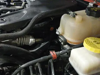 ✅ 2019 Jeep Wrangler Unlimited Sport • VIN: 1C4HJXDG6KW669468 • Lot: 41409883. Wystawiony na IAAI z przebiegiem 77 067 mil. Bezpłatny archiwum sprzedaży aukcyjnych z USA i szczegółowy raport historii pojazdu na DreamBid. Zdjęcie 19.