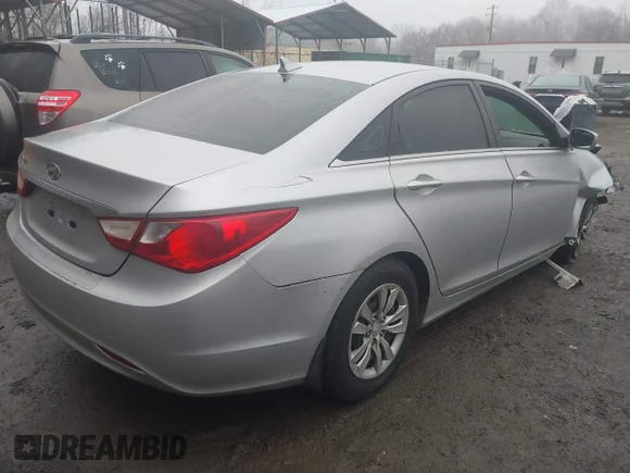 ✅ 2011 Hyundai Sonata GLS • VIN: 5NPEB4AC5BH240201 • Lot: 44414273. Wystawiony na IAAI z przebiegiem 93 539 mil. Bezpłatny archiwum sprzedaży aukcyjnych z USA i szczegółowy raport historii pojazdu na DreamBid. Zdjęcie 4.