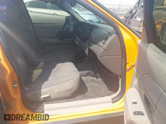 ✅ 2009 Ford Police Interceptor • VIN: 2FAHP71V59X100214 • Lot: 43124401. Wystawiony na IAAI z przebiegiem Nie podano. Bezpłatny archiwum sprzedaży aukcyjnych z USA i szczegółowy raport historii pojazdu na DreamBid. Zdjęcie 5.